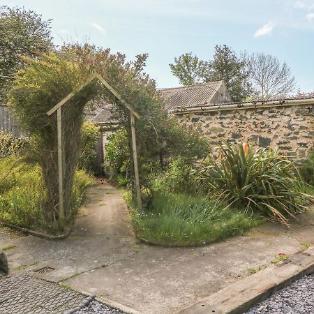 Minffordd Villa Newborough  Exterior photo