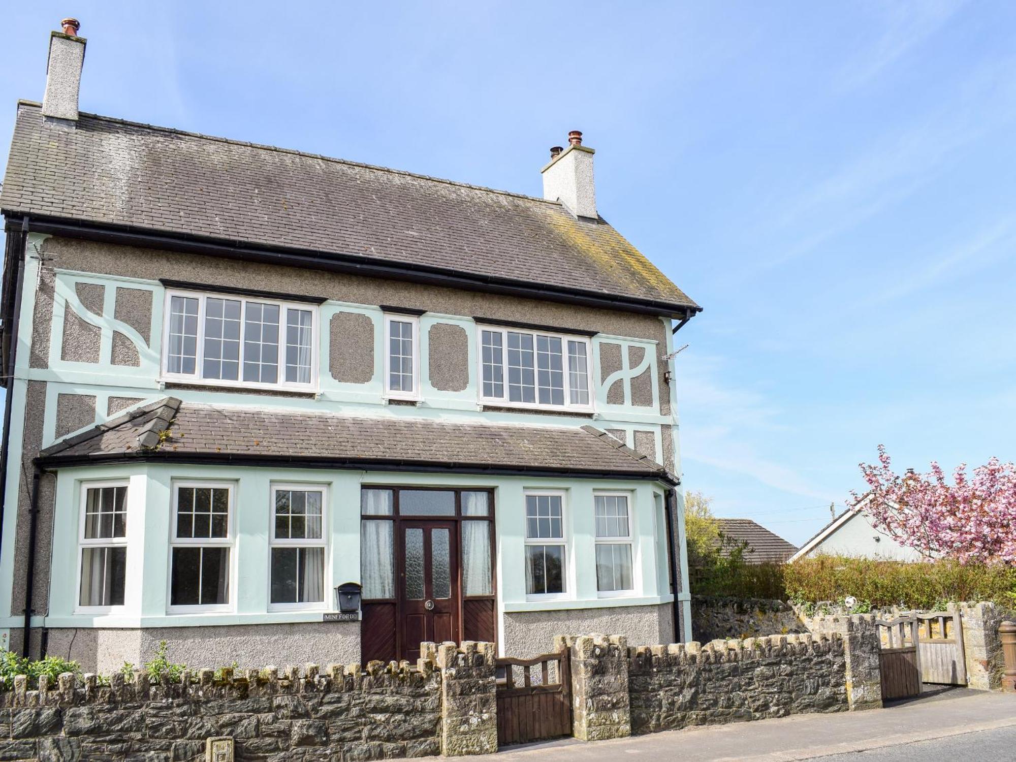 Minffordd Villa Newborough  Exterior photo